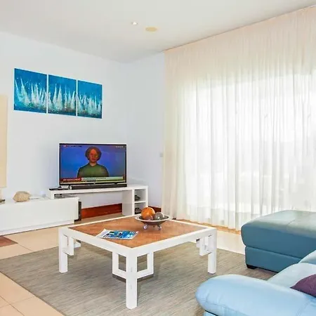 Sleeps 6 Pool Wifi *