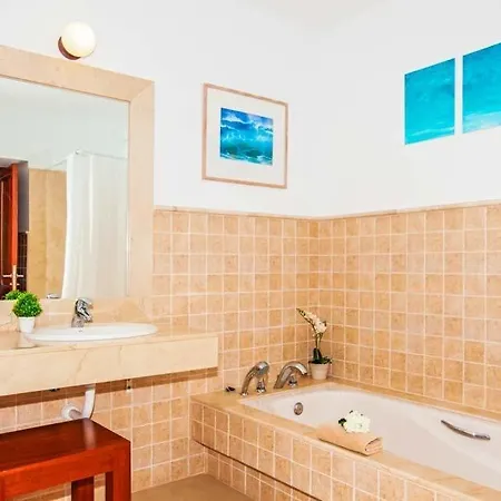 Sleeps 6 Pool Wifi * Puerto Calero
