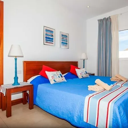 Sleeps 6 Pool Wifi Villa *